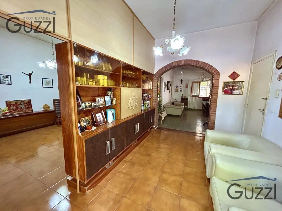 VENTA CASA 4 AMBIENTES CON PILETA Y GRAN FONDO – VILLA ADELINA - APTO CREDITO 3