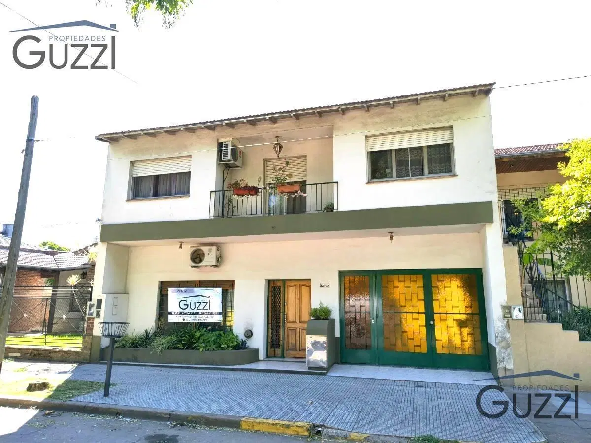 VENTA CASA 4 AMBIENTES CON PILETA Y GRAN FONDO – VILLA ADELINA - APTO CREDITO 2