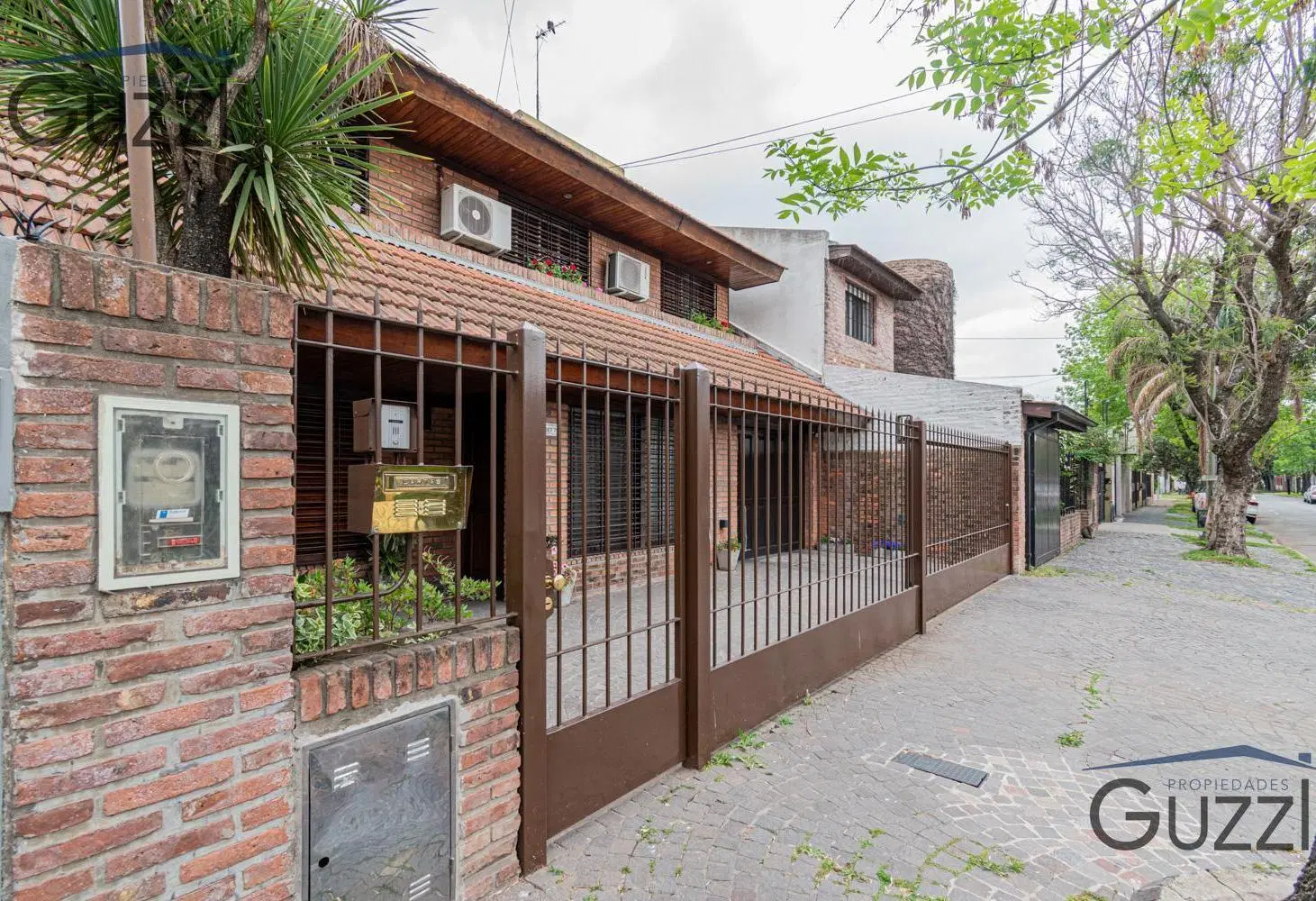 Venta excelente casa multifamiliar en Villa Adelina 1