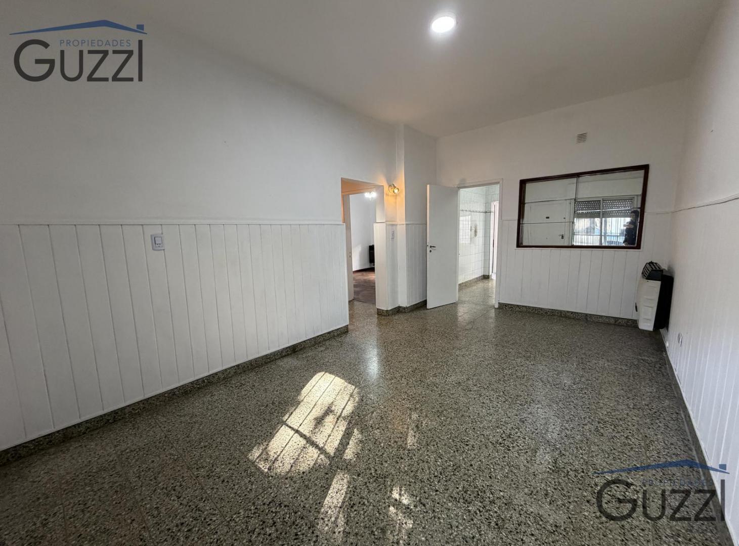 Foto de Venta PH 2 ambientes en planta baja con cochera en Villa Adelina. APTO, imagen 2