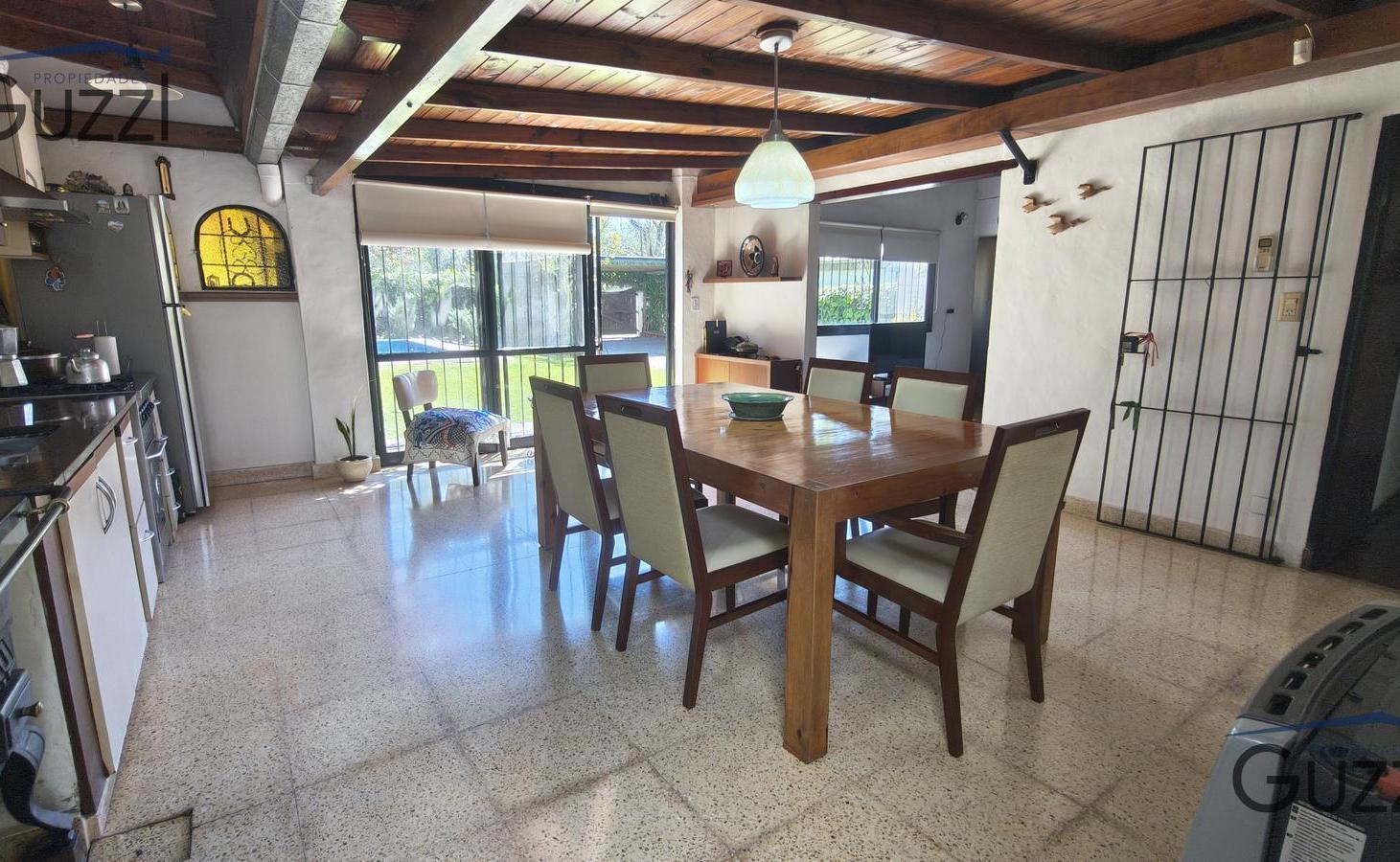 Foto de CASAQUINTA A LA VENTA DE 4 AMBIENTES. AMPLIO JARDIN Y PISCINA. EN, imagen 1