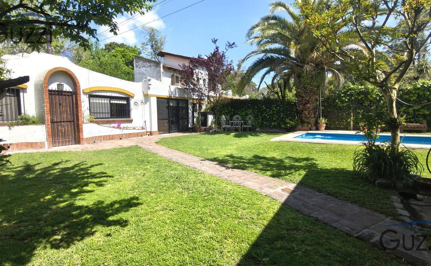 Foto de CASAQUINTA A LA VENTA DE 4 AMBIENTES. AMPLIO JARDIN Y PISCINA. EN, imagen 2