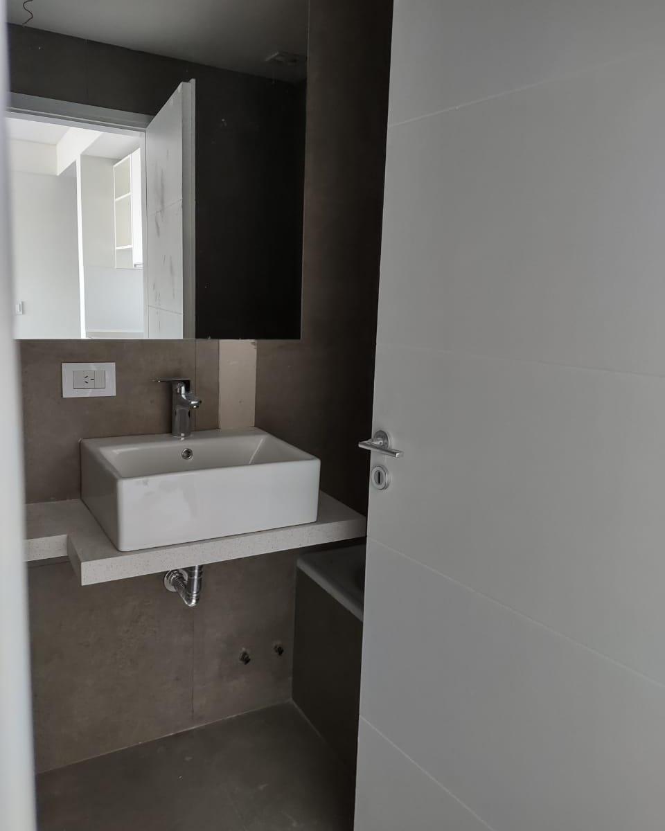 2 Amb. Venta Piso Alto - Directorio 2100 - Flores 1