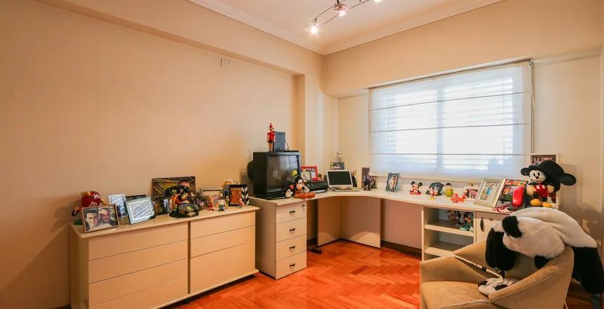 Hermoso Piso 4 Ambientes C/dep. 190 m. 2 Cocheras. Av Avellaneda y Boyaca. 5