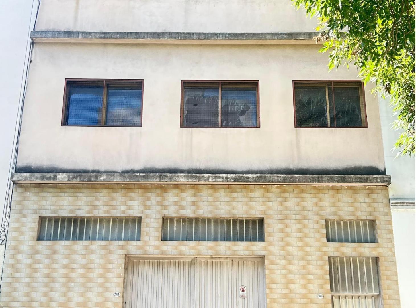 Excelente Deposito En Venta de 500 mts - Tres Arroyos 2800 y Av. Nazca- Flores
