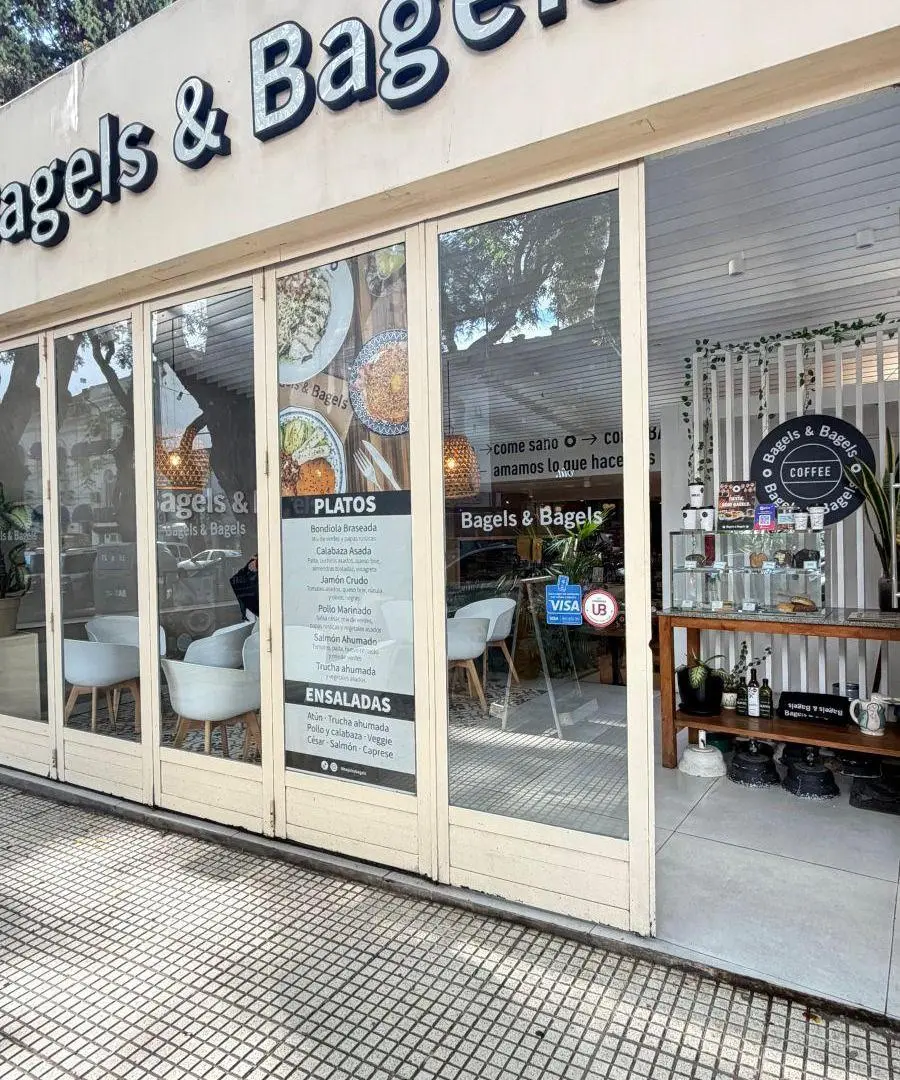 Hermoso Local de 160 m2 en Av. F. Lacroze y 11 De Septiembre 3