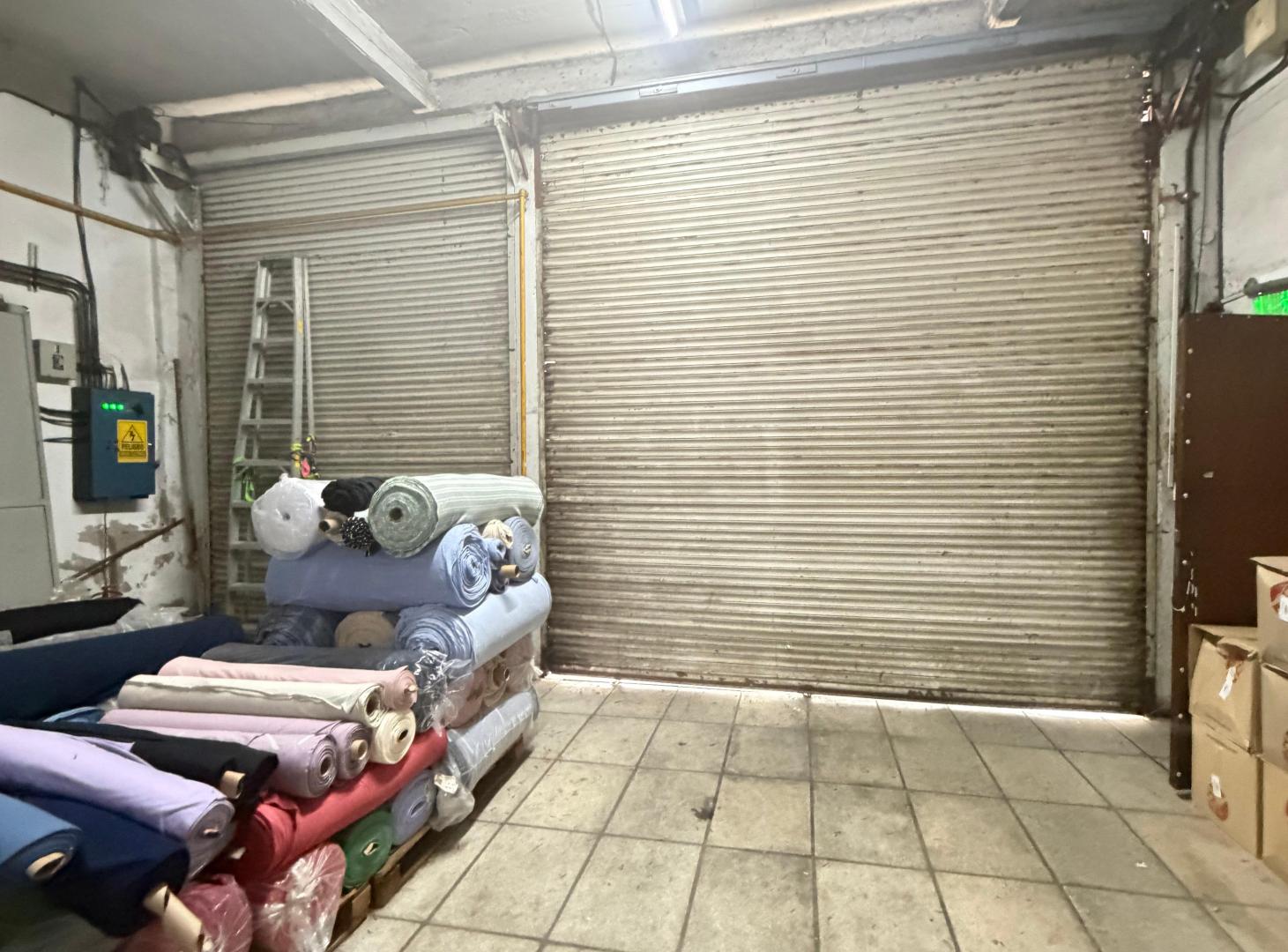 Foto de Excelente Deposito en Venta- sobre 8,70 x 35 -600 M2- Camarones 2000, imagen 5