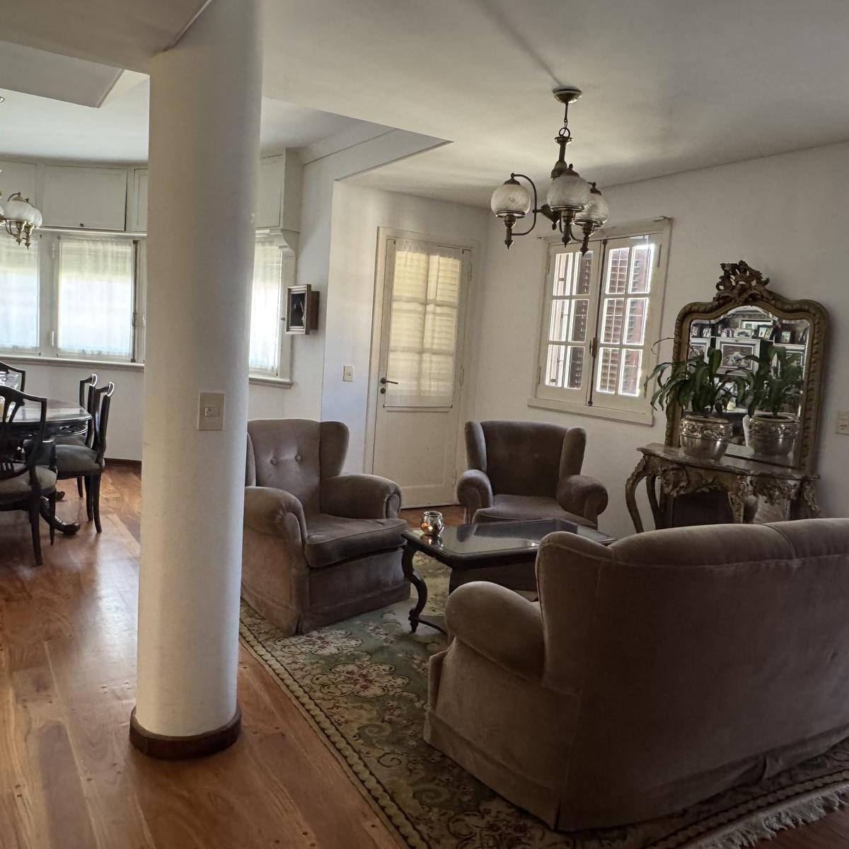 Casa en Venta Saavedra 4 Dorm. 2 Escritorios Pileta 1