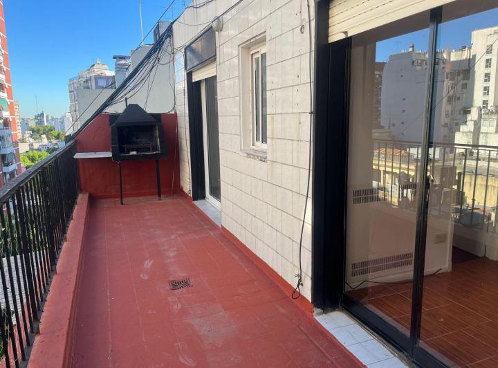 Departamento de 2 ambientes en el barrio de Almagro - Piso alto - Apto-crédito