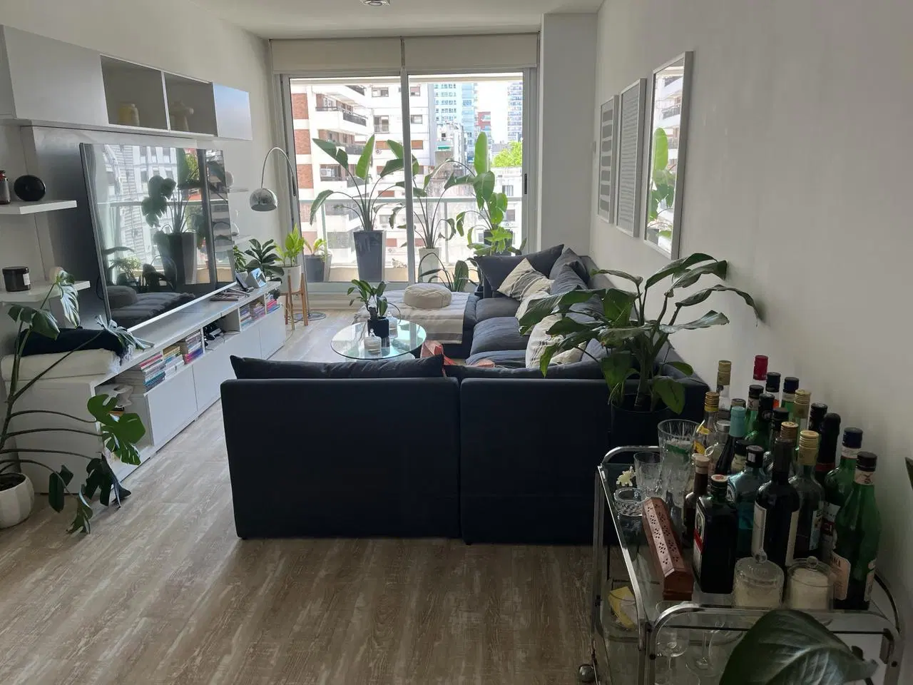 3 ambientes de categoría a la venta en Blvd. Olleros - Unidad contrafrente - SIN cochera. 2