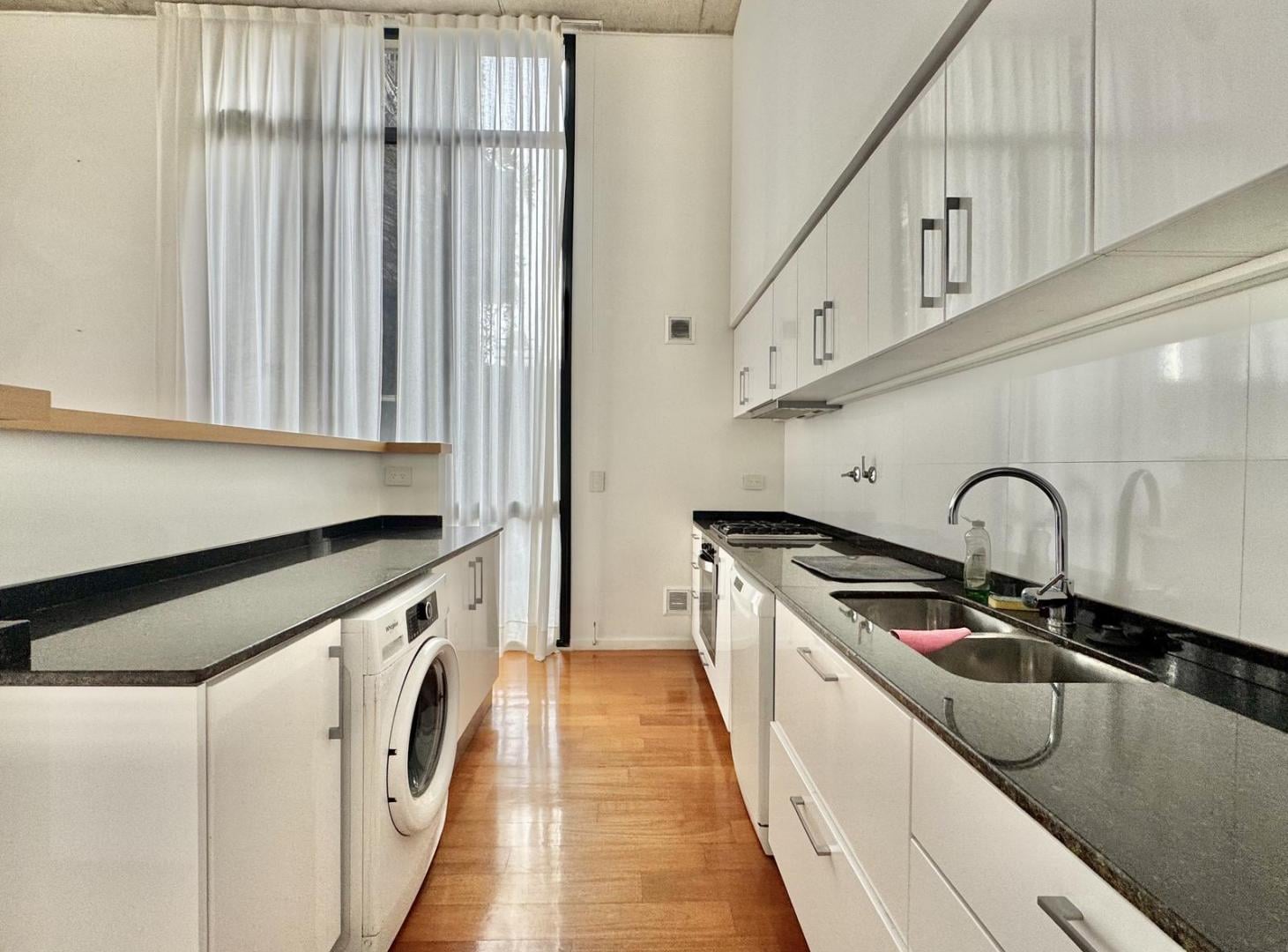 Foto de Departamento Duplex de diseño con Balcón Terraza, cochera y pileta, imagen 5