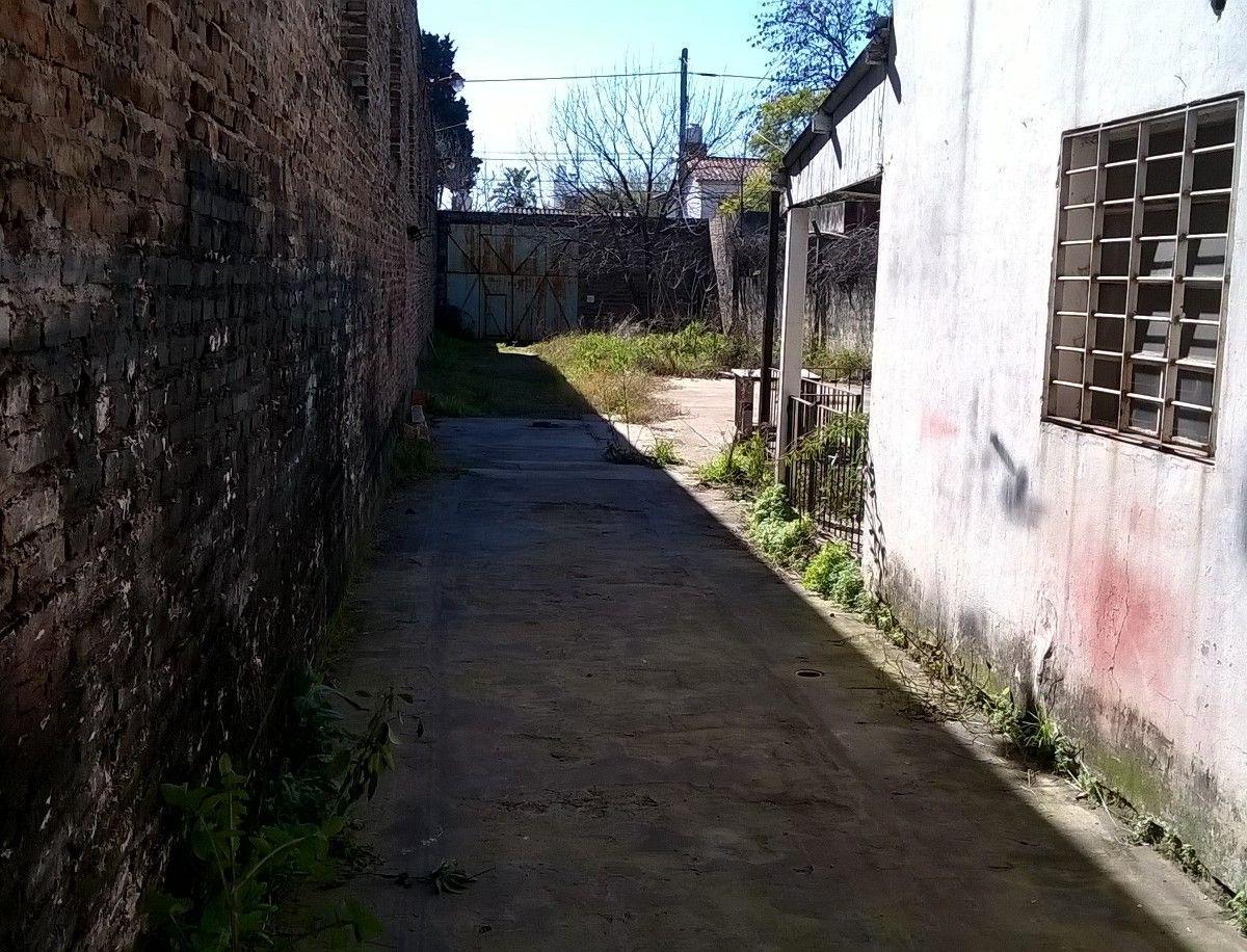 Muy Buen Inmueble Industrial a m de Rolon y Estacion de Tren Boulogne 5