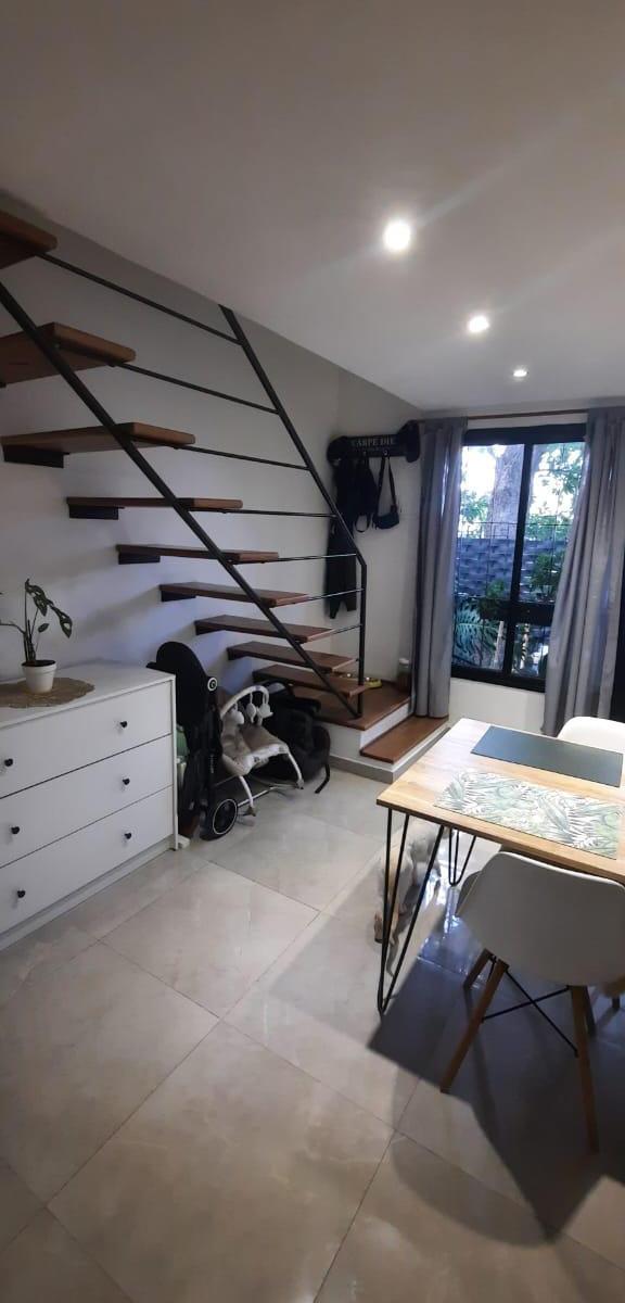 MUY BUEN DUPLEX TOTALMENTE RECICLADO A NUEVO SE VENDE CON RENTA