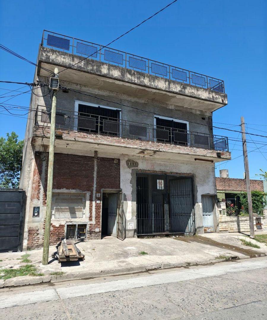 INMUEBLE INDUSTRIAL EN MUY BUENA UBICACIÓN A METROS DE CAMINO DEL BUEN AYRE Y AVENIDA MARQUEZ