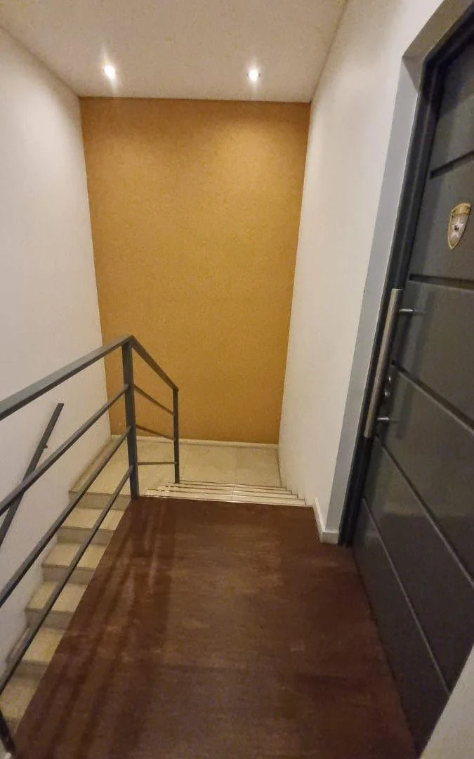 Foto de EXCCELENTE OFICINA COMERCIAL, ZONA COLEGIOS Y COMERCIOS DE ZONA, imagen 2