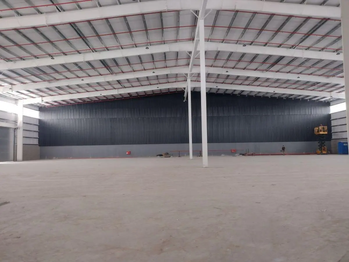 NAVE INDUSTRIAL TRIPLE A, CON SALIDA A CUATRO CALLES A ESTRENAR 3