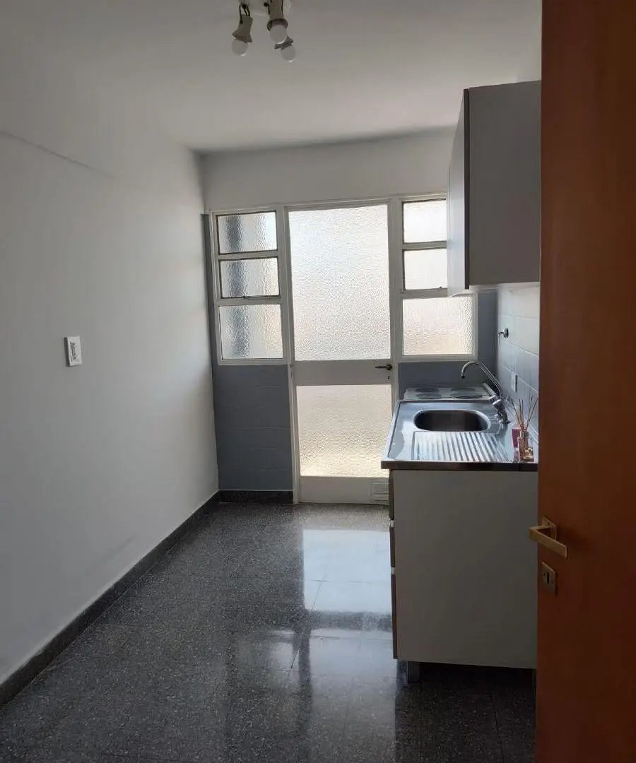 MUY BUEN DOS AMBIENTES LUMINOSOS 4