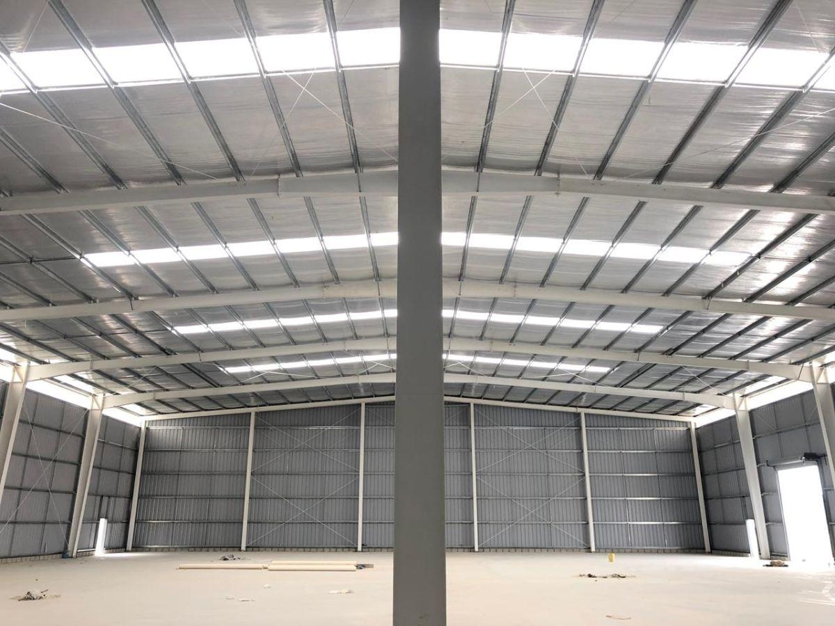 Foto de EXCELENTE NAVE INDUSTRIAL EN POLO INDUSTRIAL CON VIGILANCIA Y 325 M2 DE, imagen 2