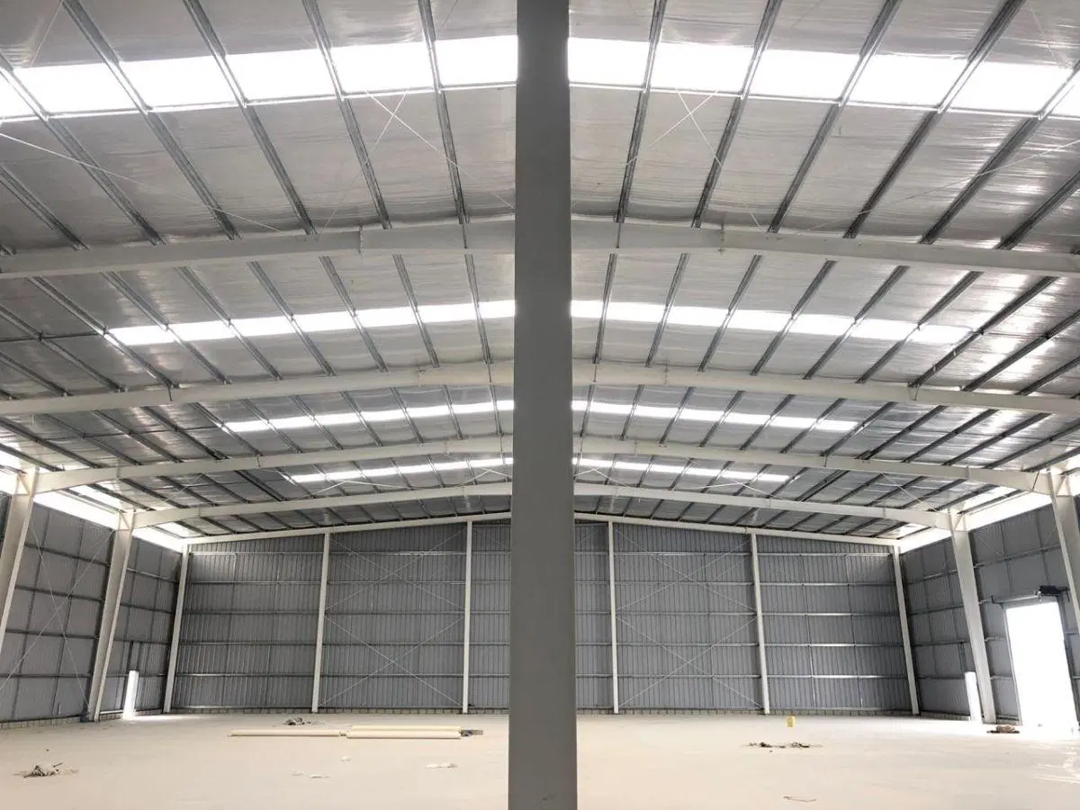 EXCELENTE NAVE INDUSTRIAL EN POLO INDUSTRIAL CON VIGILANCIA Y 325 M2 DE OFICINAS 2