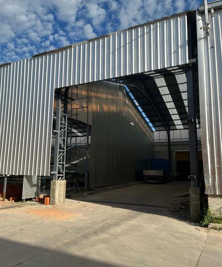 NAVE INDUSTRIAL DE 1349 M2 ,EN POLO INDUSTRIAL A ESTRENAR 2