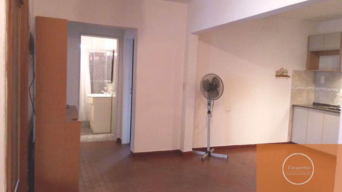 Foto de Galpón en venta de 190m2 ubicado en Munro, imagen 2