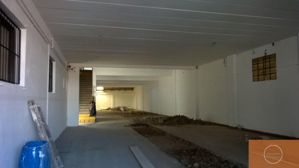 Foto de Galpón en alquiler de 1492m2 ubicado en Boulogne Sur Mer, imagen 3