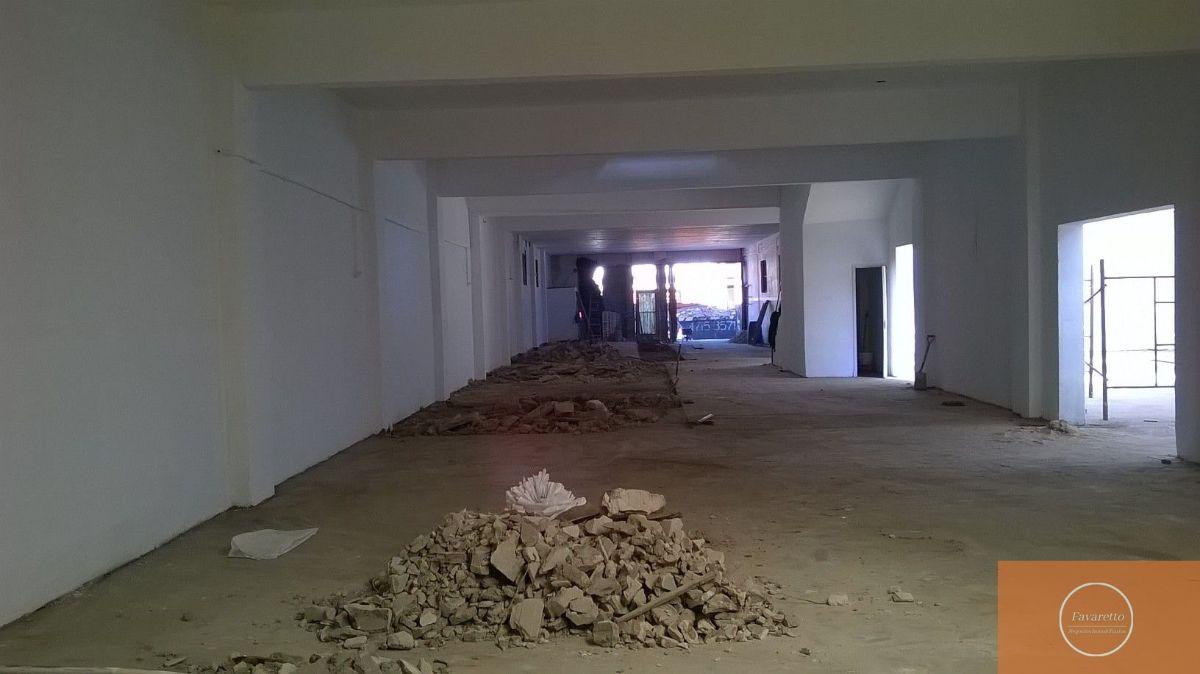 Foto de Galpón en alquiler de 1492m2 ubicado en Boulogne Sur Mer, imagen 2