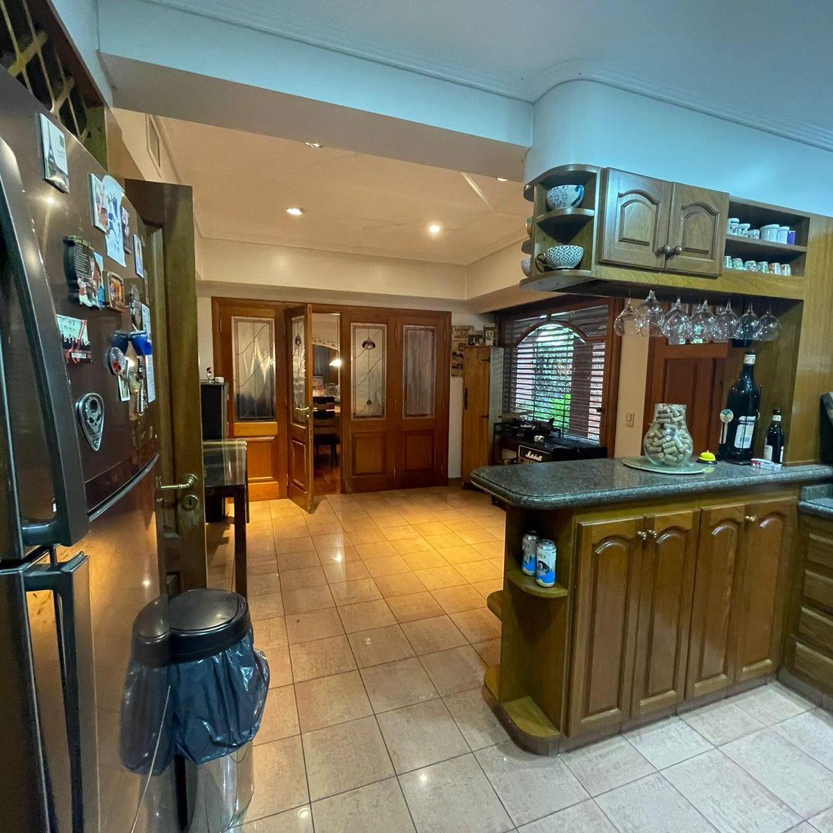 Foto de Amplio chalet de categoria en muy buena zona de Lomas de Zamora, imagen 3