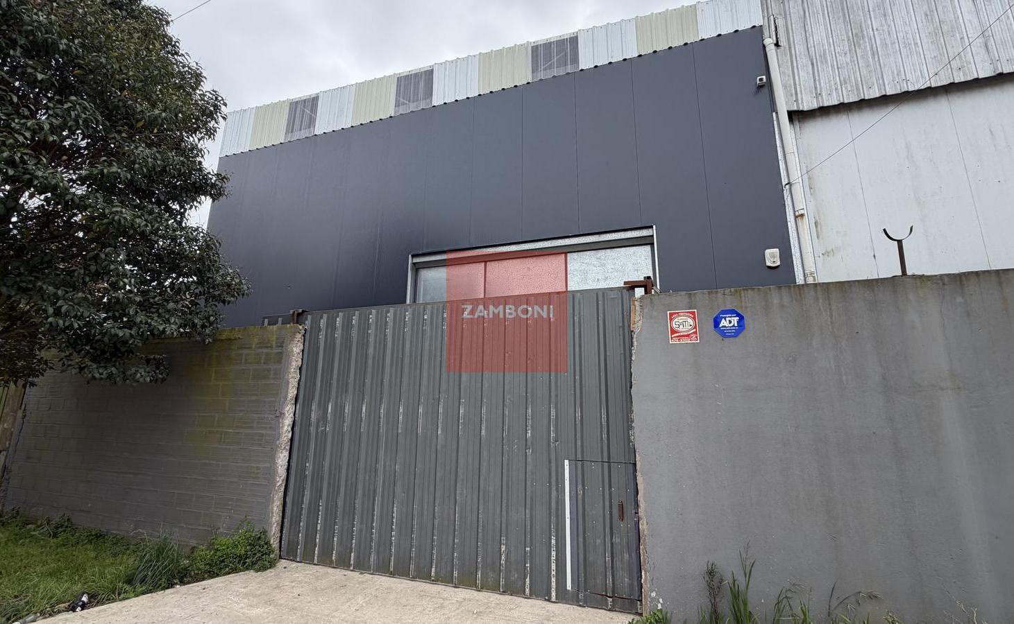 Foto de Galpón en venta en zona industrial, imagen 1