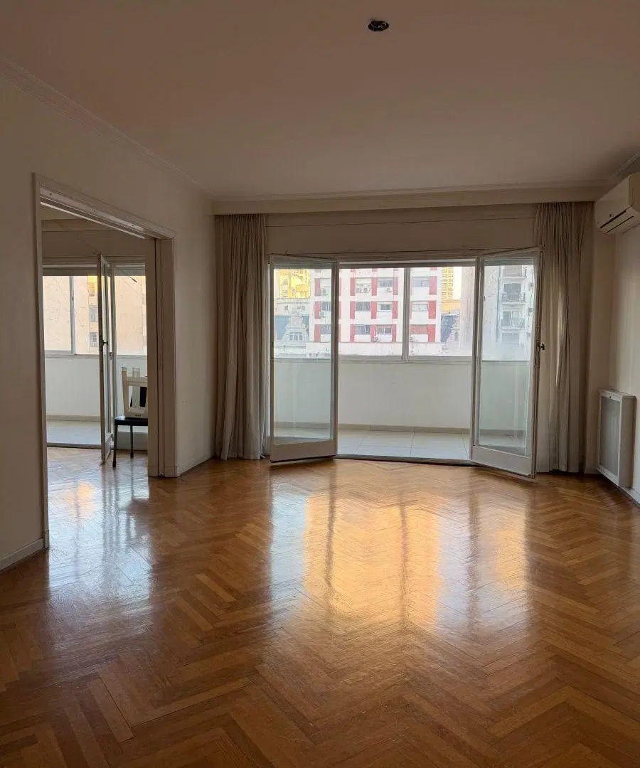 Departamento de 4 dormitorios c/dep y espacio guardacoches en alquiler en Recoleta 2