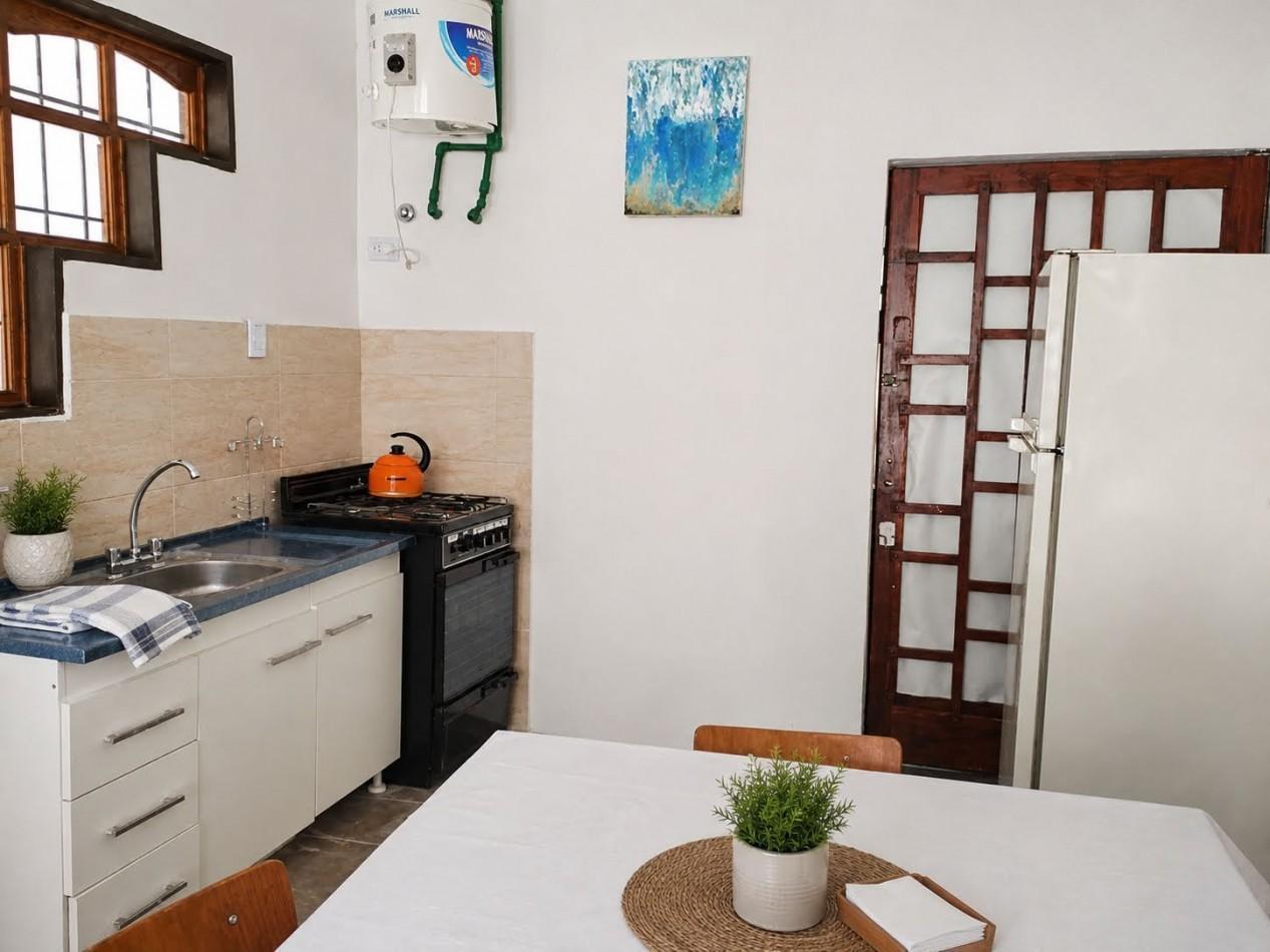 Foto de DEPARTAMENTO PARA 4 PERSONAS EN ZONA CENTRICA CON COCHERA Y PATIO, imagen 2