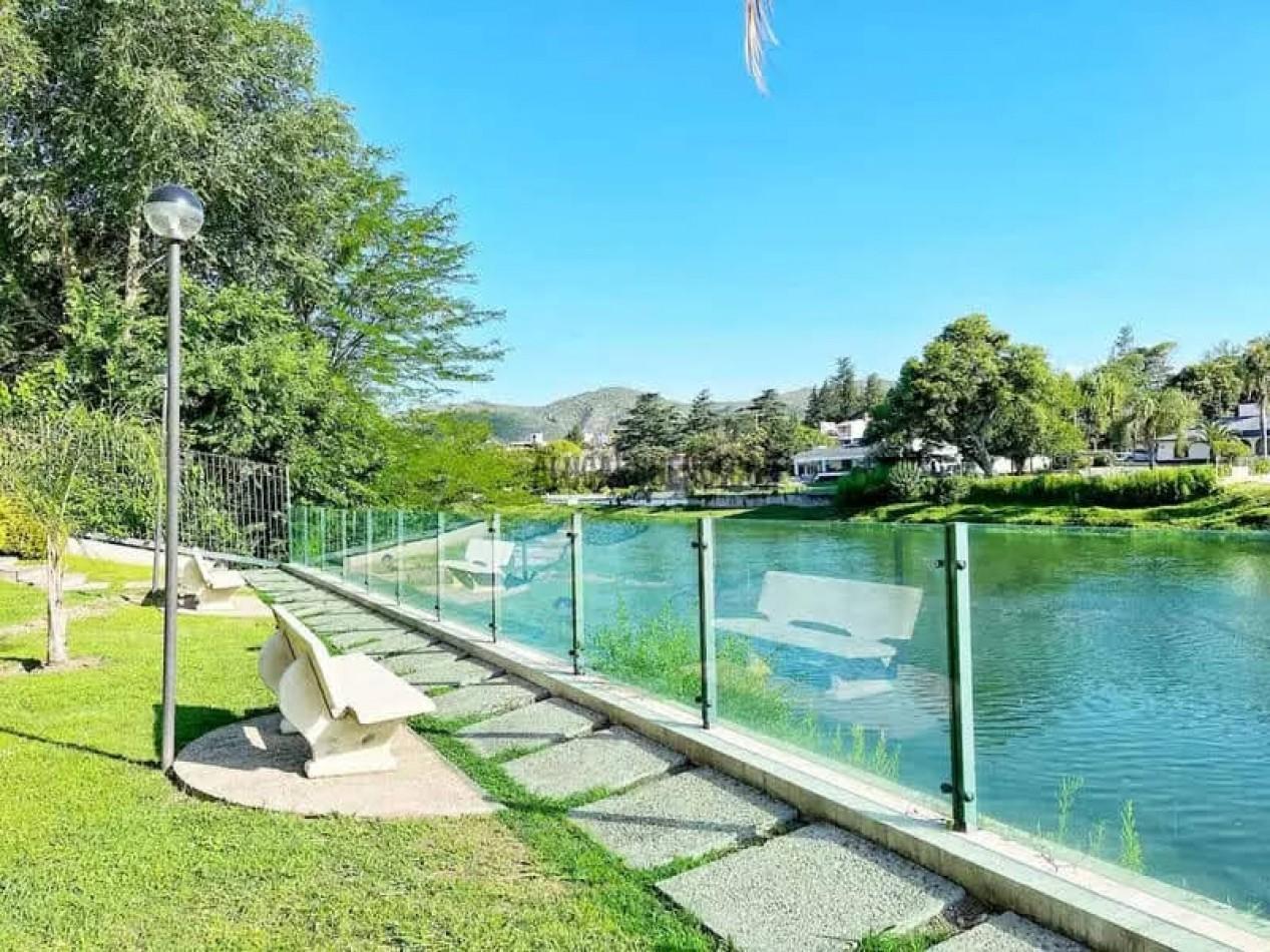 Foto de DEPTO 6 PERS - PILETA CLIMATIZADA - CENTRICO - COCHERA - VISTA AL LAGO, imagen 4