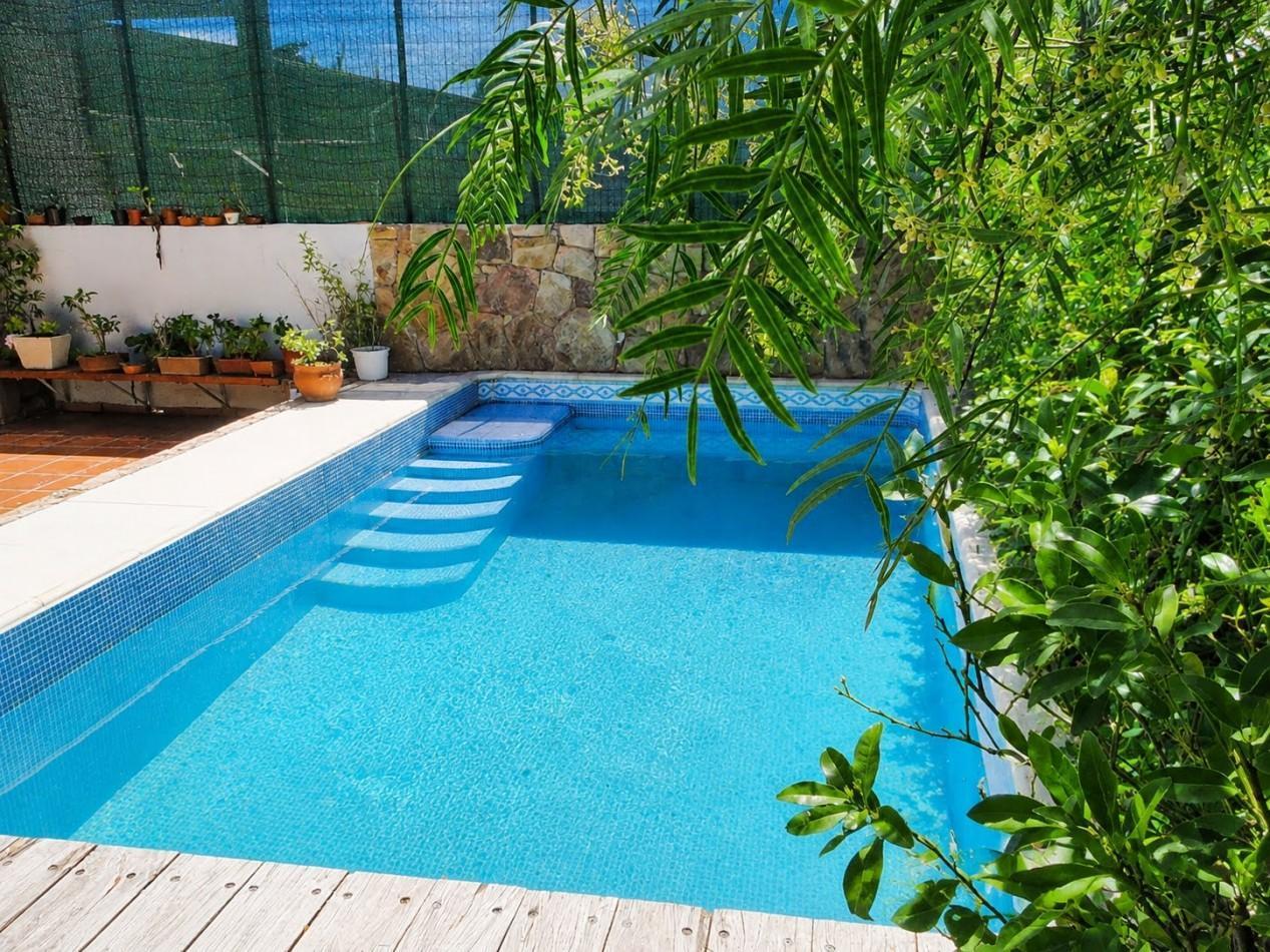 Foto de CASA PARA 8 PERSONAS CENTRICA - PILETA - GALERIA - PARRILLA, imagen 1