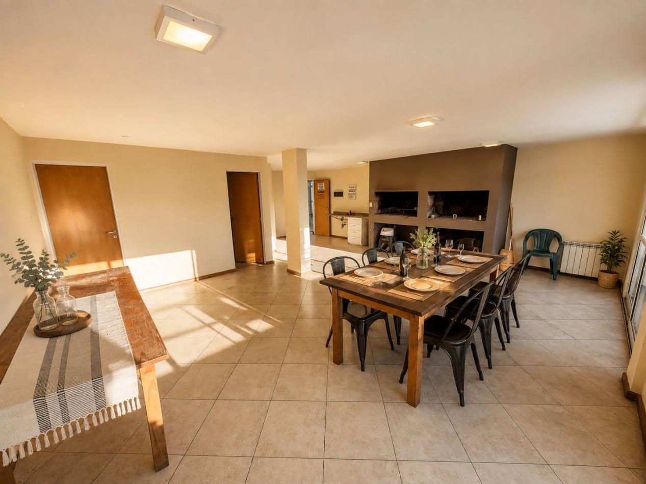 Foto de DEPARTAMENTO PARA 4 PERSONAS EN PLENO CENTRO - COCHERA - PISCINA, imagen 2