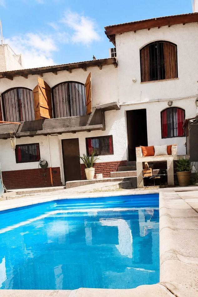 Foto de CASA PARA 10 PERSONAS - CON PILETA Y QUINCHO - CENTRICA, imagen 3
