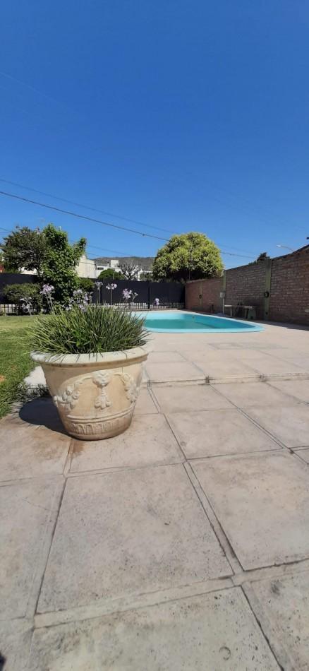 Foto de CASA PARA 6 PERSONAS (2 DORMITORIOS) CON PILETA Y PARQUE, imagen 2