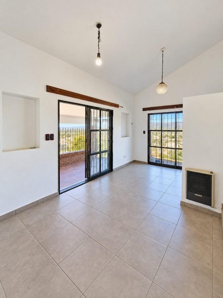 Foto de CASA 2 DORMITORIOS - QUINCHO - PILETA EN Bo LA QUINTA, imagen 3