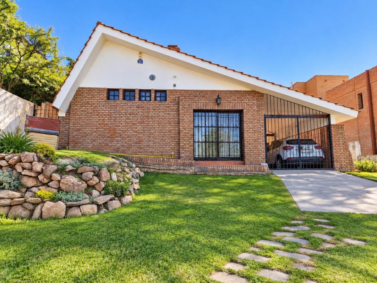Foto de CASA 2 DORMITORIOS - QUINCHO - PILETA EN Bo LA QUINTA, imagen 1