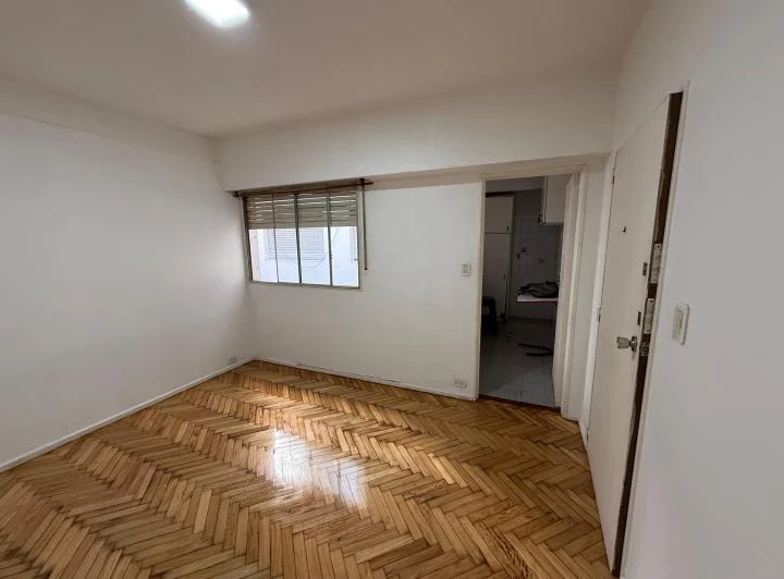 Rivadavia 4500. 2 ambientes.  Interno. Excelente ubicación y estado  3