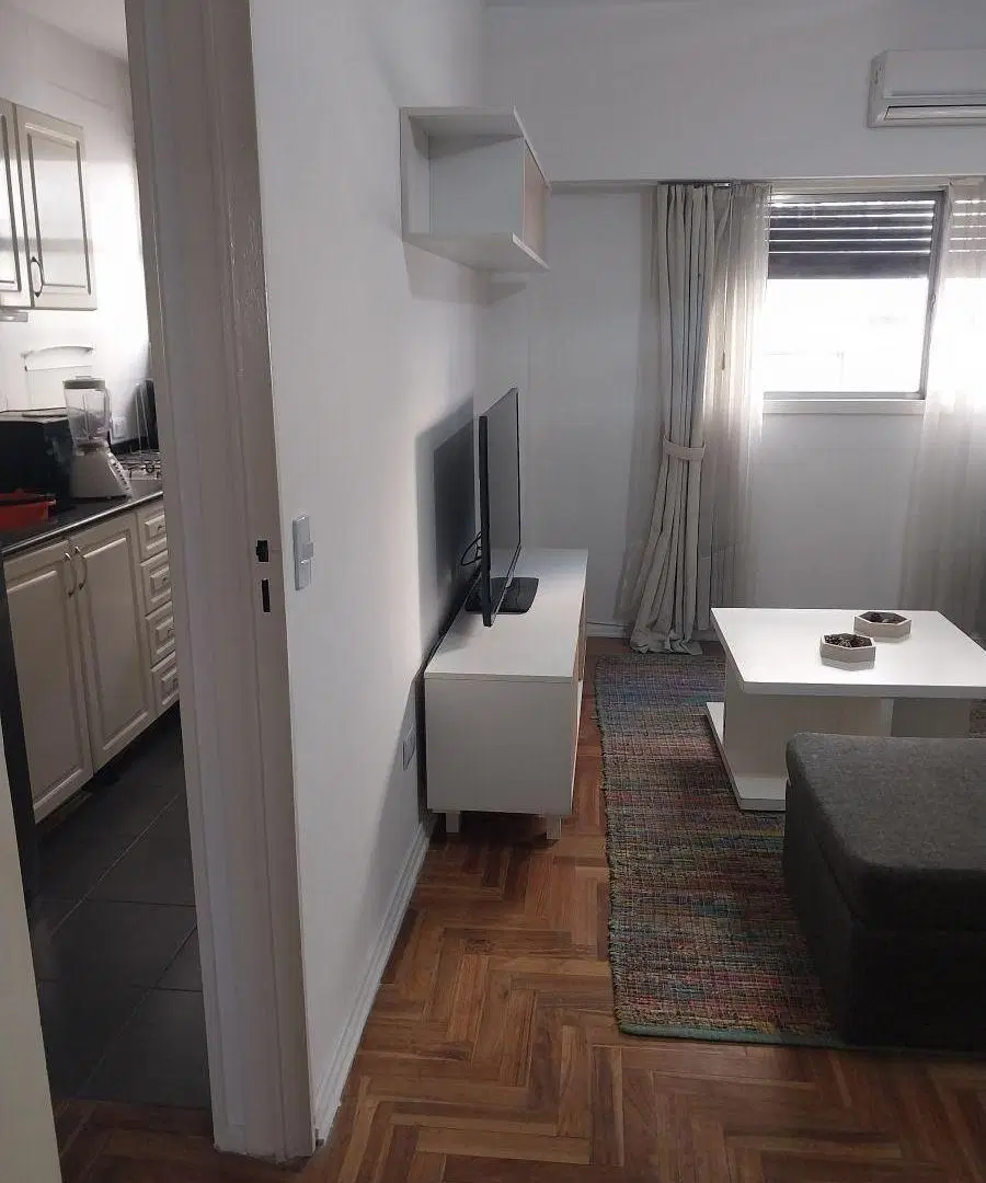 Libertador al 8400. 2 ambientes. Semipiso 44m2 cubiertos. Excelente estado y ubicación. Apto credito 2