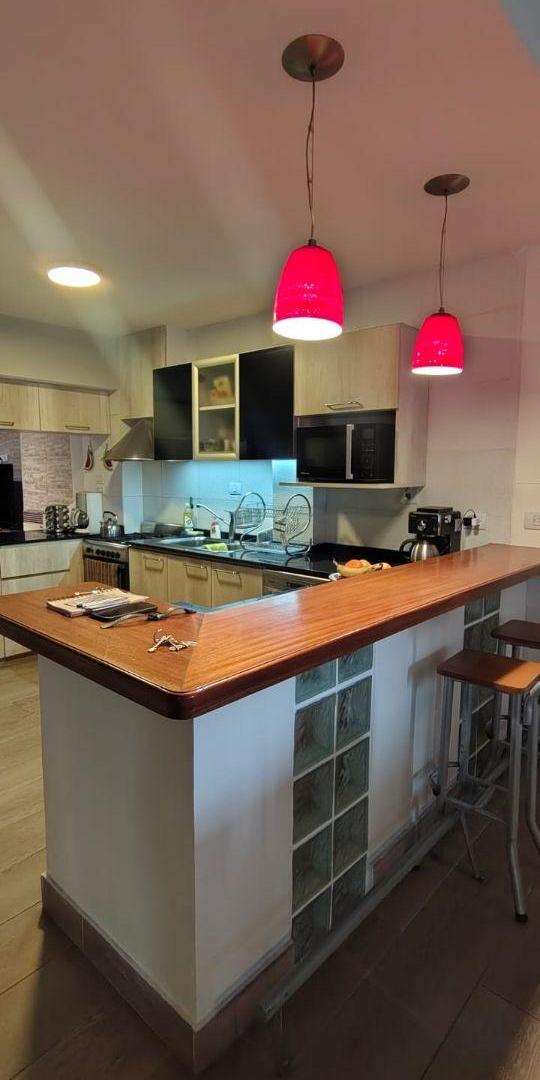 Foto de Excelente piso en duplex!! Hecho a nuevo...4 dormitorios. 3 baños, imagen 4
