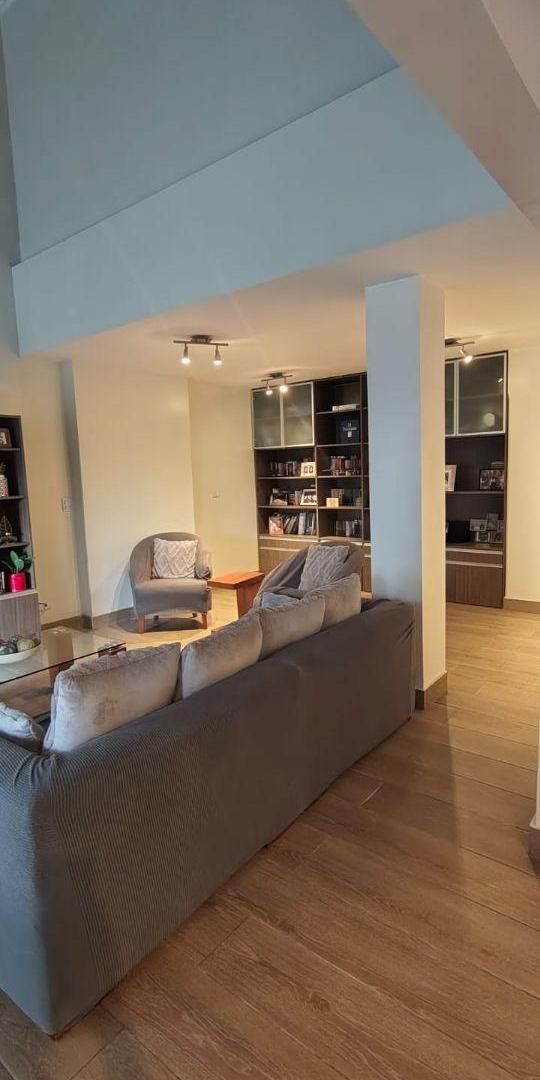 Foto de Excelente piso en duplex!! Hecho a nuevo...4 dormitorios. 3 baños, imagen 2