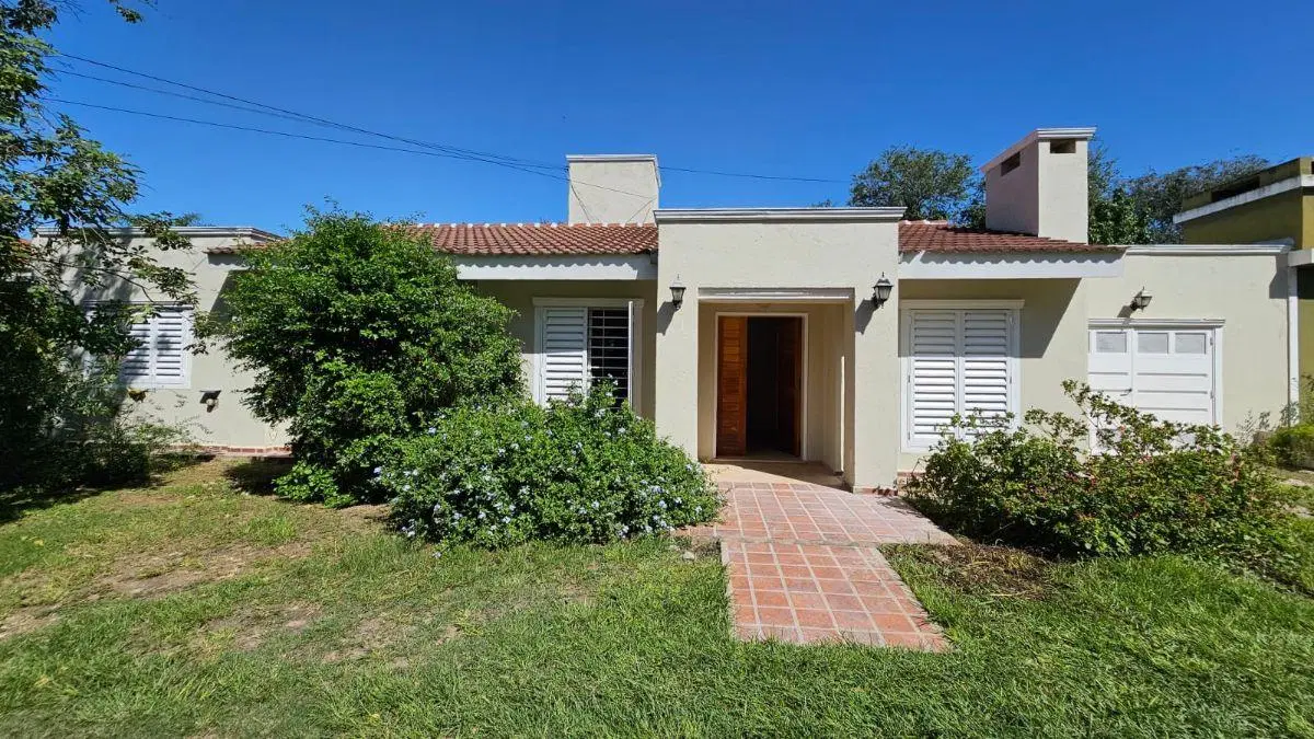 Extraordinaria casa en Alquiler Quintas de Argüello 3 dormitorios c/ Cochera 3