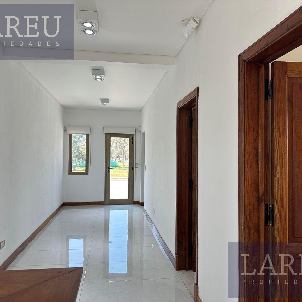 Casa en venta - Casuarinas Del Pilar