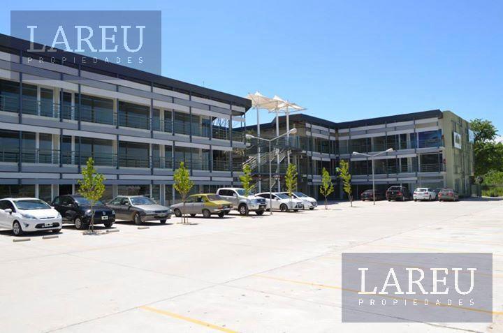 Oficina en venta de 54m2 - Complejo Verdi 57, Pilar
