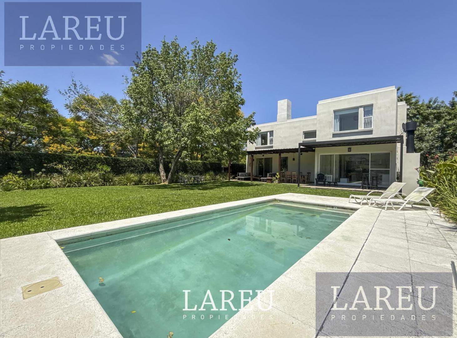 Casa en el Barrio Privado Las Liebres