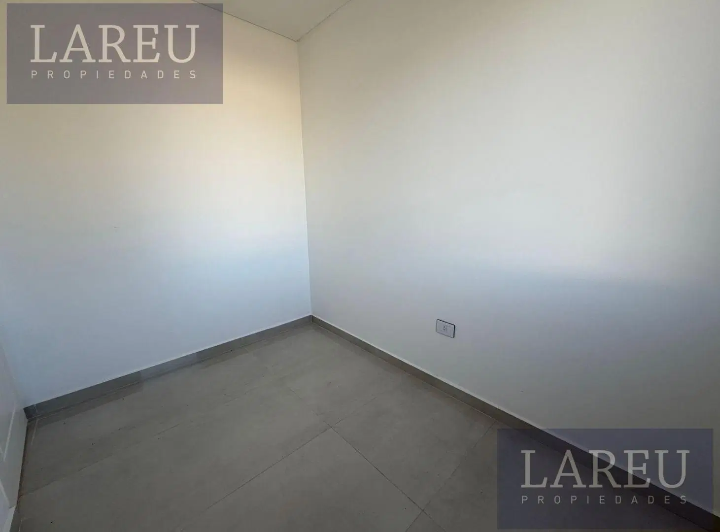 Casa en venta en el Barrio Santa Elisa, Pilar Del Este 4