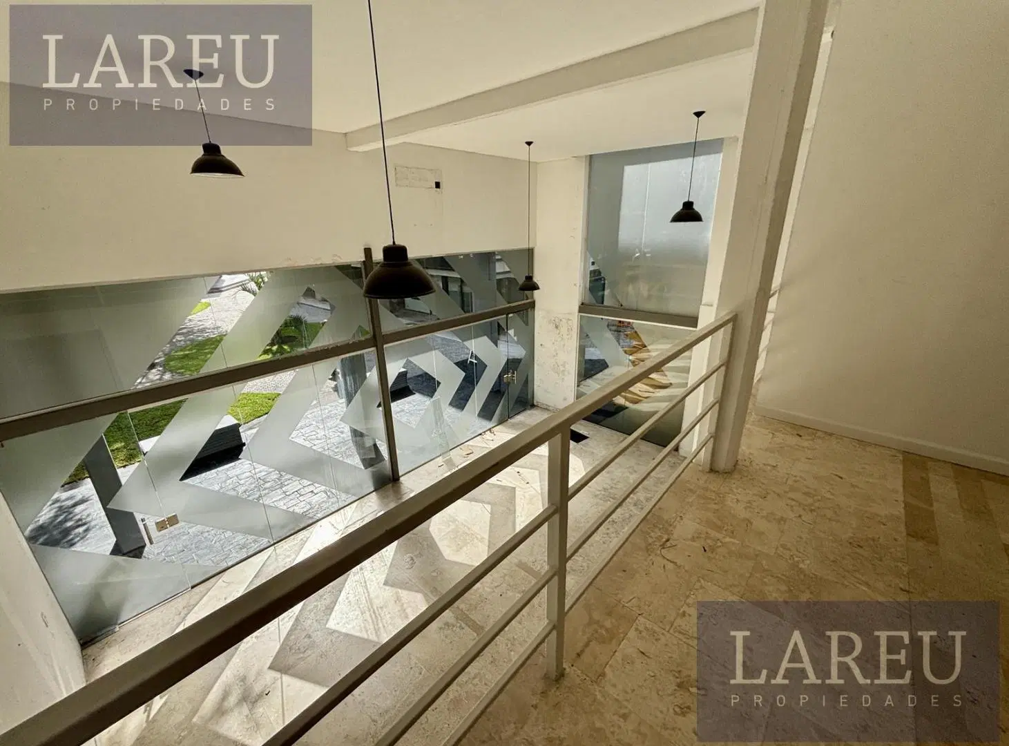 Local - AGORA III - 46 PLAZA 5