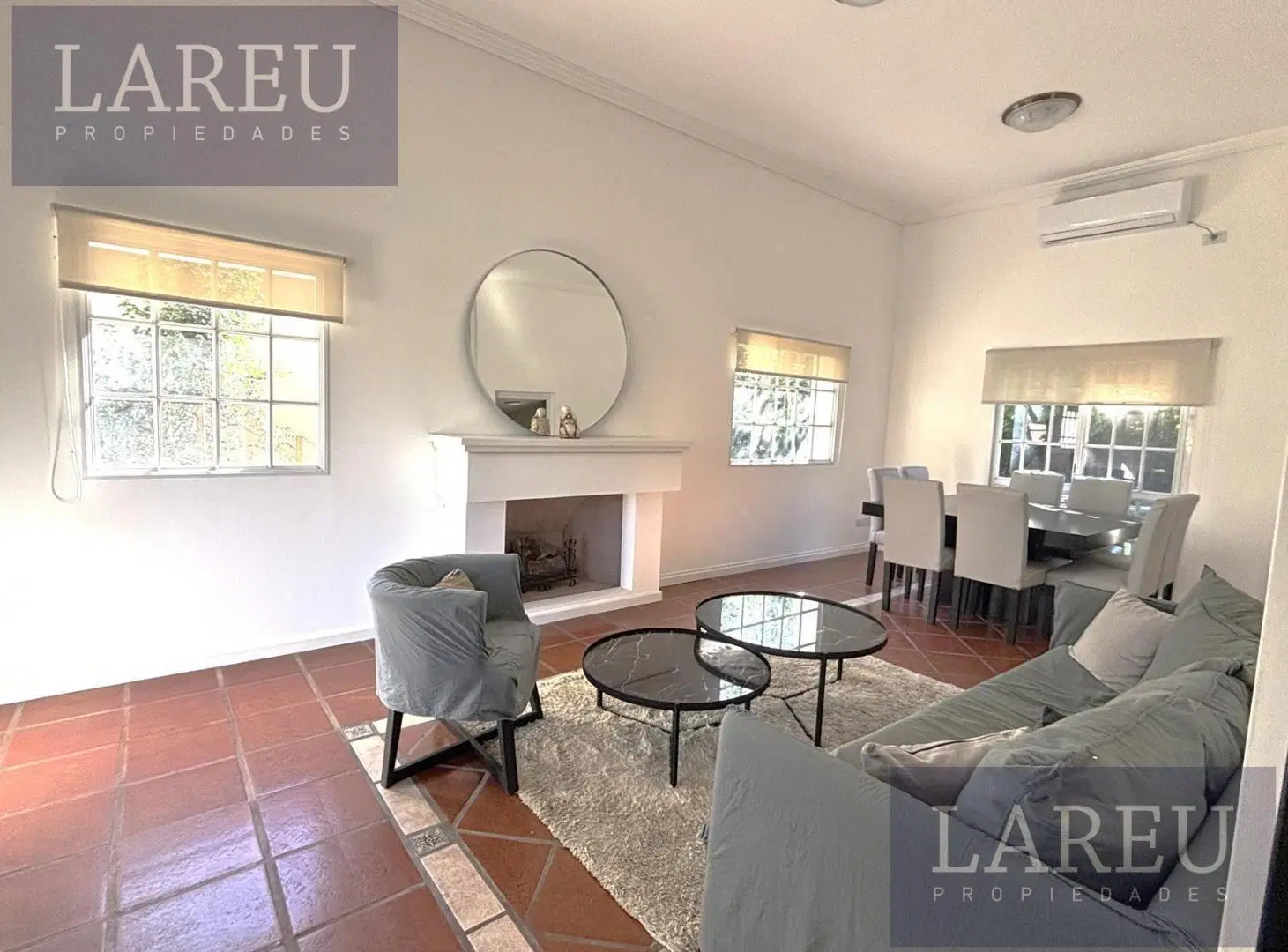 Casa en lote central en La Delfina 2