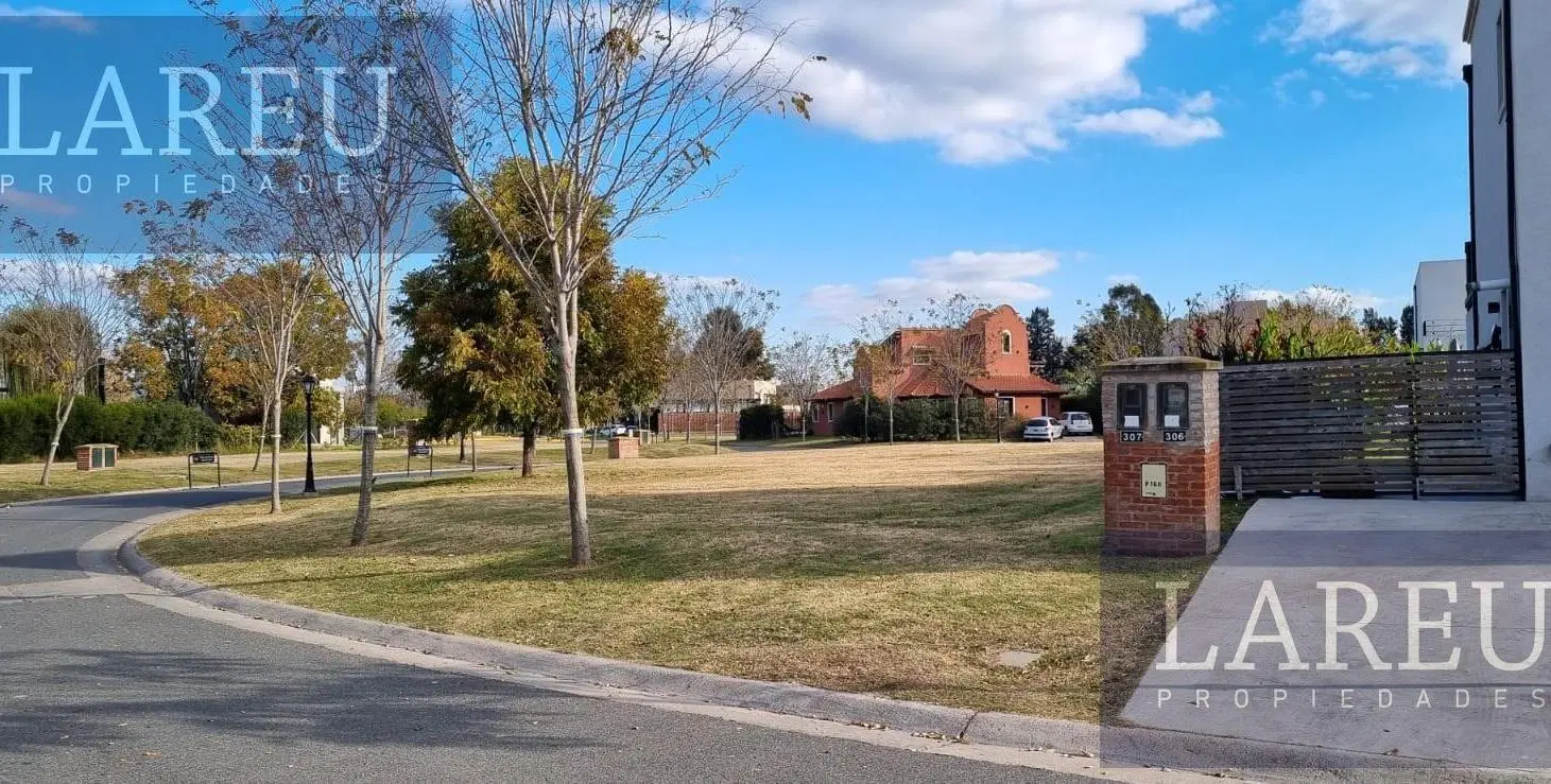 Terreno en Santo Tomás, Pilar 8